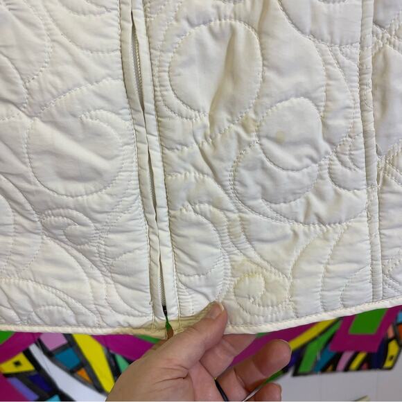 Relativity, Quilted Vest. Size Medium. Minor Stains, Could be washed out or dyed - Picture 4 of 7